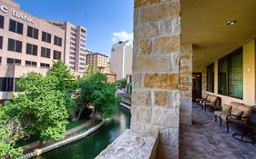 San Antonio Riverwalk Embassy Suites